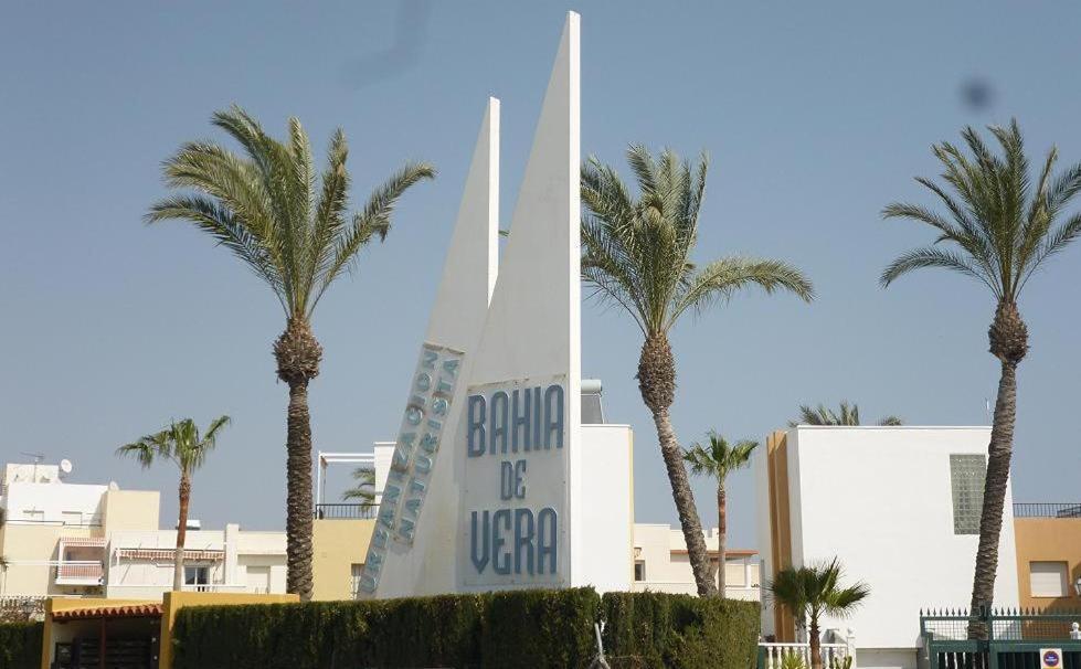 Bahia De Vera Apartamento Luisa Bagian luar foto